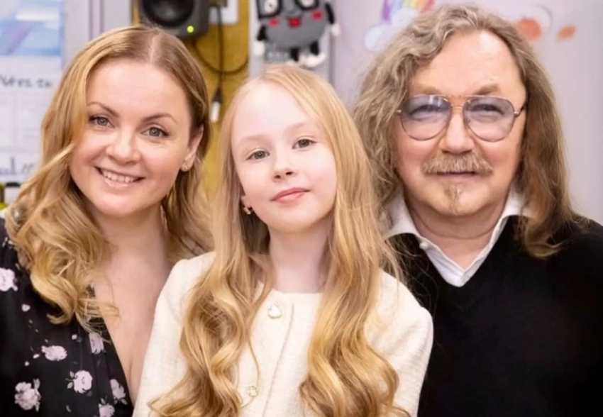 Игорь Николаев поделился новыми фото младшей дочери в честь её 10-летия