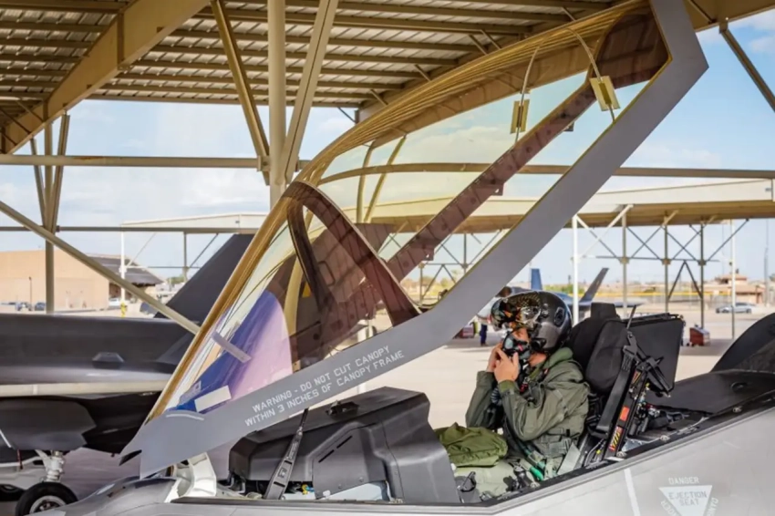 Глава Минобороны Бельгии: создание истребителя ЕС 6-го поколения движется плохо