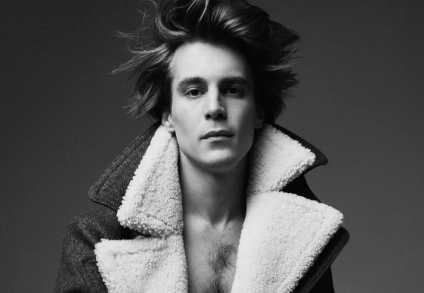 "Какой-то бред". Иван Янковский пожаловался на то, что его часто сравнивают со знаменитым дедом