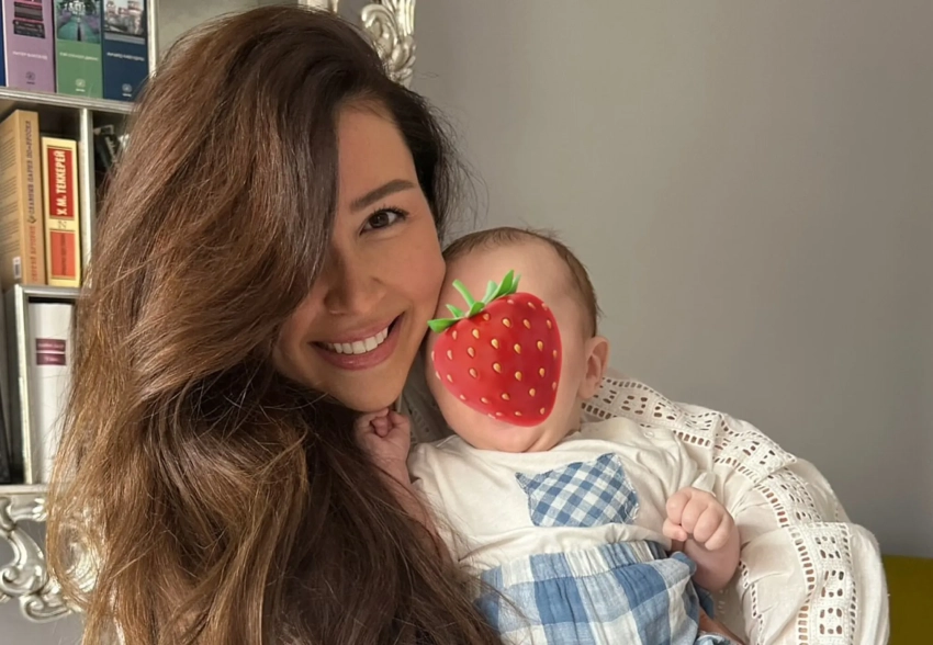 "Для нас он — это всё!". Анна Заворотнюк высказалась о материнстве спустя 5 месяцев после рождения сына