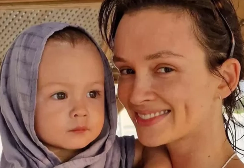 Паулина Андреева опубликовала фото с ребёнком с отдыха на Лазурном Берегу