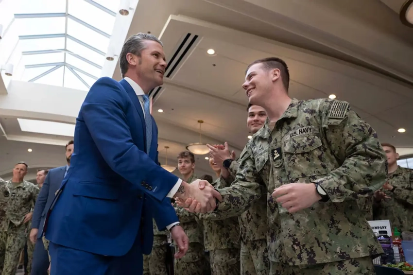 Самолёт министра войны США подал сигнал бедствия над Атлантикой