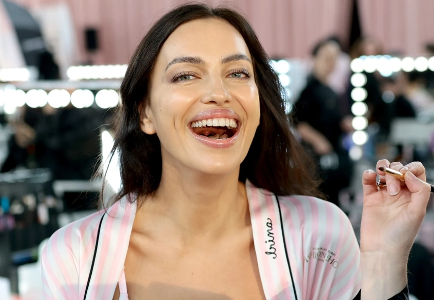 За кулисами шоу Victoria's Secret: как Ирина Шейк, Адриана Лима, Алессандра Амбросио и Эмили Ратаковски готовятся к выходу на подиум