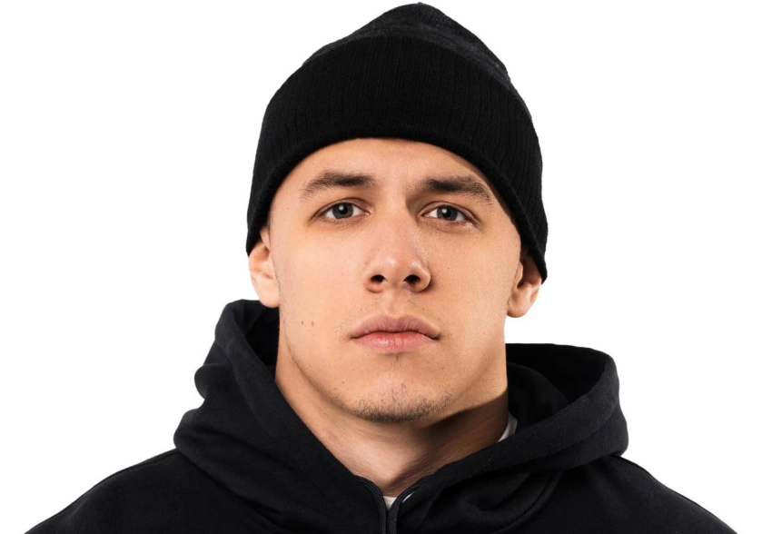 "Никакой вчера даты не было". Отец рэпера Macan прокомментировал неявку сына в военкомат