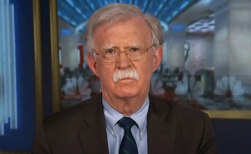 Обвинённый по закону о шпионаже экс-советник Трампа заявил о «начале борьбы»