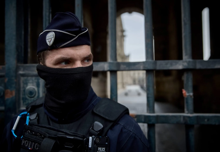 Лувр ограбили: похитители вынесли украшения из коллекции Наполеона и императрицы Жозефины