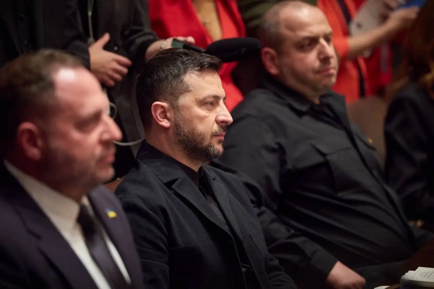 «Никаких уступок»: Зеленский отказался выводить войска и отдавать территорию