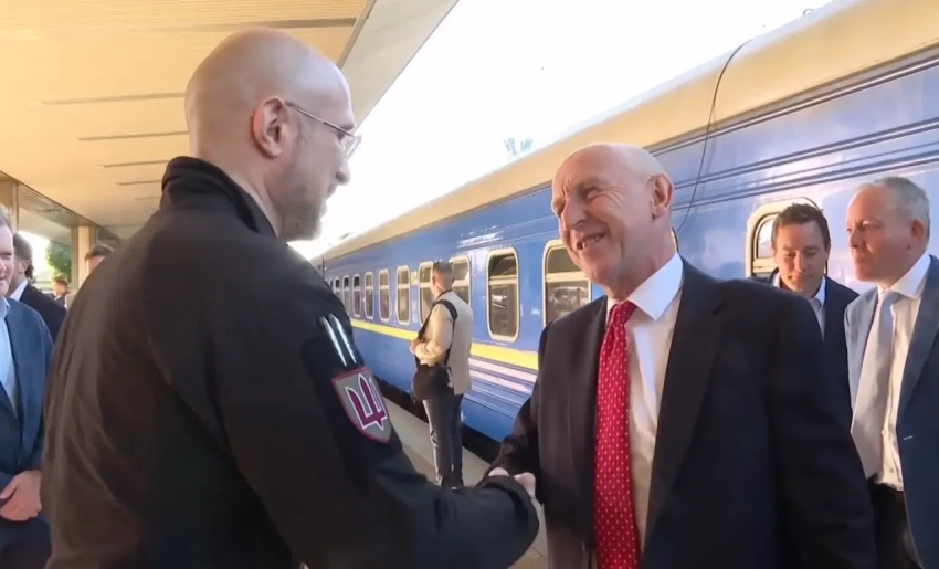 Хили: Британия не отказывается от отправки войск на Украину