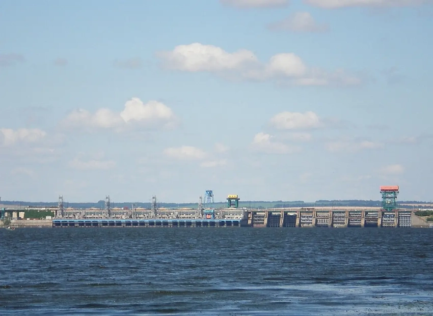 Машинные залы горят на 4-х ГЭС Днепровского каскада