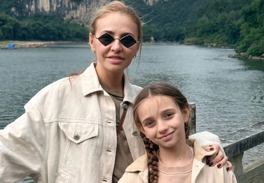 Татьяна Навка с дочерьми отдыхает в Китае