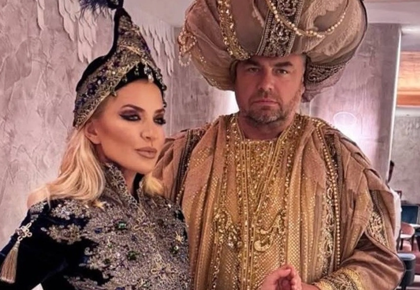 "Что за "Великолепный век"?". Виктория и Олег Шеляговы повеселились на бале-маскараде в Венеции