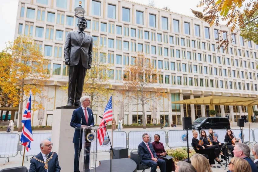 Трамп: все переговоры по тарифам между США и Канадой прекращаются из-за Рейгана