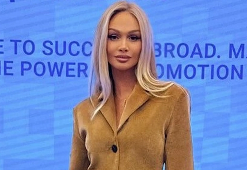 Виктория Лопырёва и представитель МИД Мария Захарова посетили форум "Сделано в России"