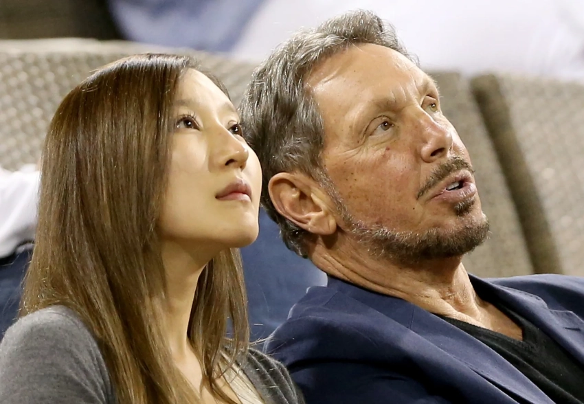 В сети считают, что тайная жена главы Oracle, миллиардера Ларри Эллисона — китайская шпионка