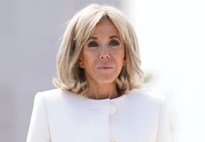 Брижит Макрон обнаружила, что записана на сайте налоговой под мужским именем