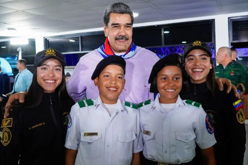 Американский сенатор: президенту Венесуэлы пора убегать в Россию или Китай