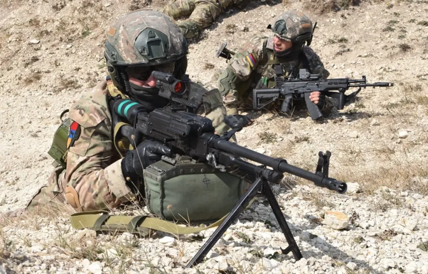 Пашинян призвал трансформировать «боеспособную» армию в «обороноспособную»