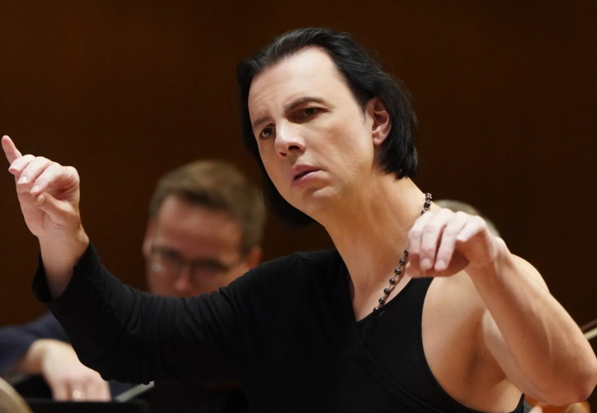 В Австрии разгорелся скандал из-за присуждения премии российскому дирижёру Теодору Курентзису