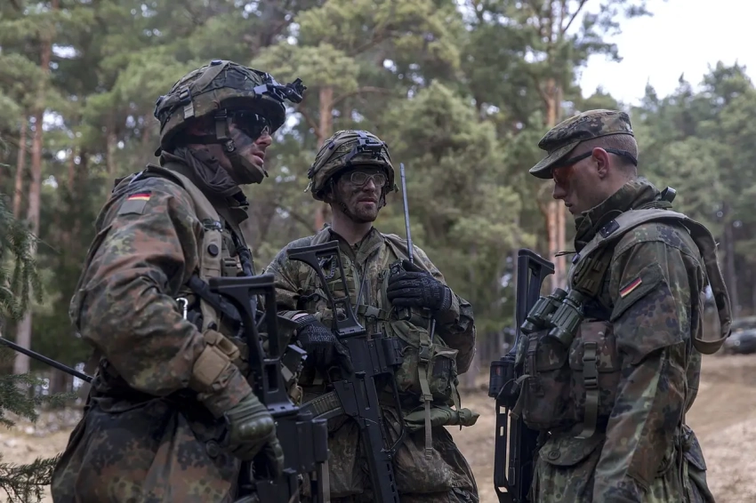 Европу загоняют в армию