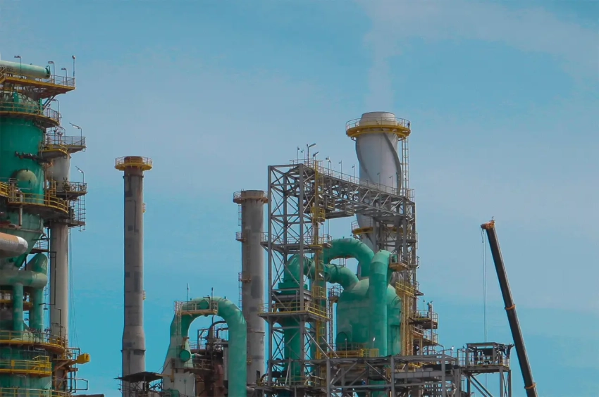 Крупнейший НПЗ Индии возобновил закупку российской нефти