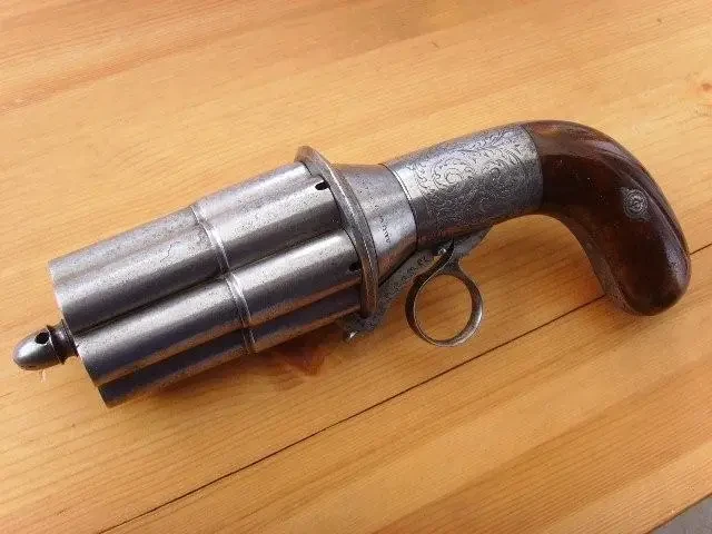 Евгений Лефоше – европейский Кольт