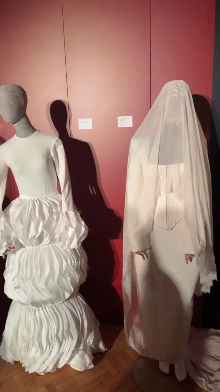 Невеста в смокинге, Александр Гудков в роли ведущего, Ксения Собчак и Максим Виторган среди гостей: как прошла третья свадьба Марии Миногаровой и Александра Горчилина