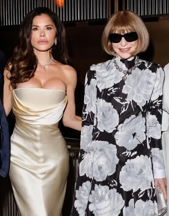 "Сплетни — это единственная валюта, которая не обесценится даже в постапокалипсисе". В сети обсуждают "смерть" глянцевых журналов