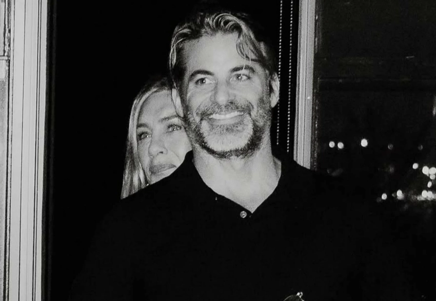 Дженнифер Энистон впервые опубликовала совместное фото с бойфрендом-гипнотерапевтом по случаю его 50-летия