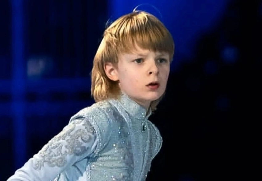 "Как быть, если чемпионат мира, а ты в таком состоянии?". Сашу Плющенко увезли на скорой после выступления в шоу отца с высокой температурой