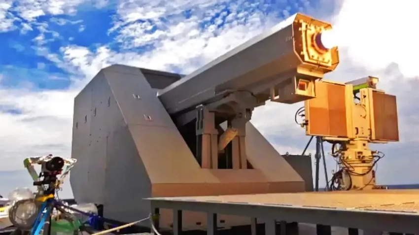 Впервые зафиксировано повреждение японского корабля-мишени рельсотронной пушкой