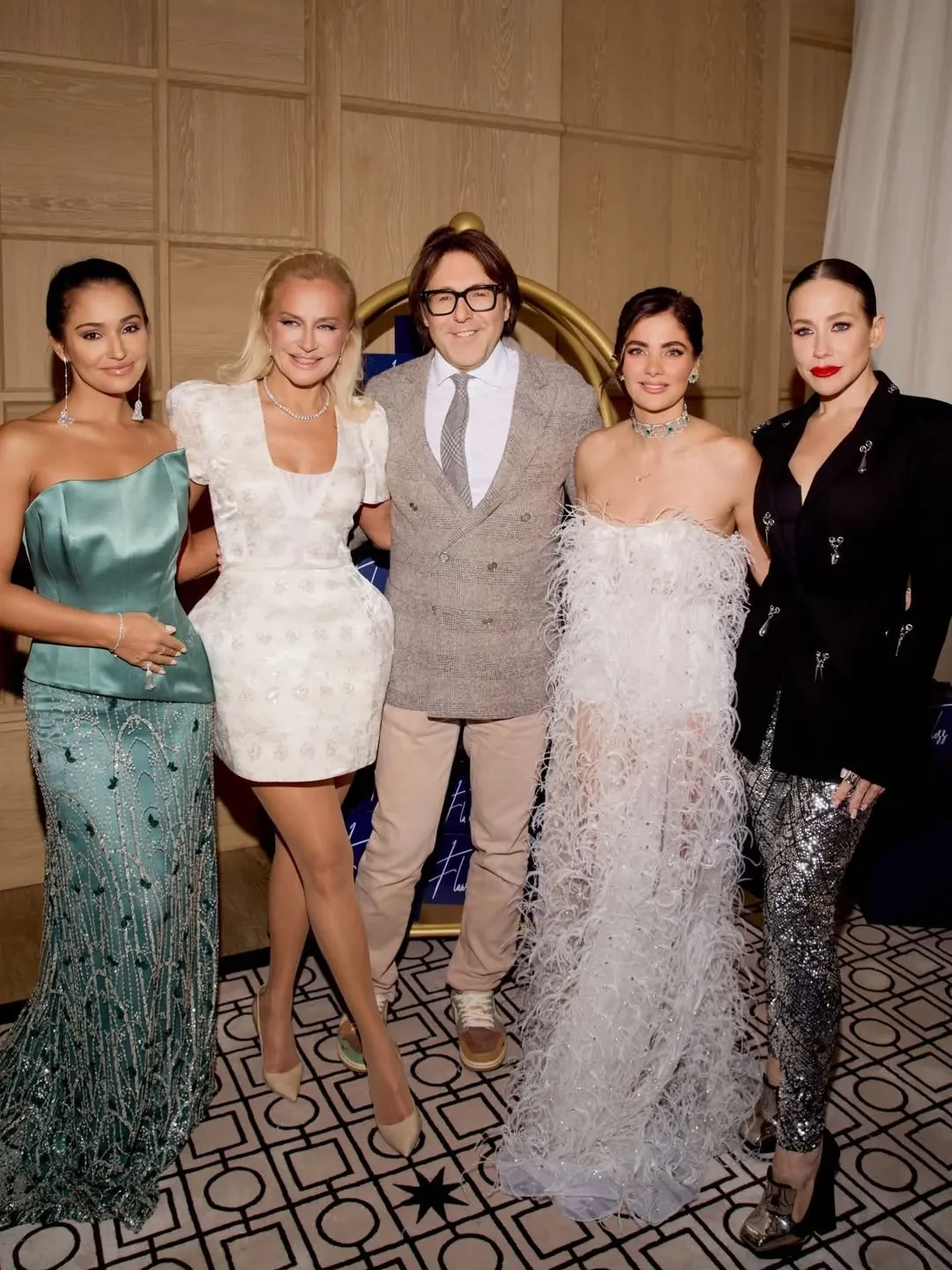 Андрей Малахов, Юлия Барановская, Кристина Потупчик и Мария Мельникова на новогодней вечеринке Виктории Шеляговой