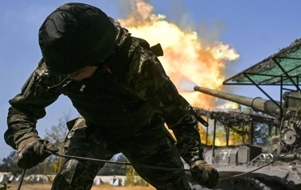 Юрий Подоляка в свежей сводке от 24.12.2025 сообщил о том, что ВС РФ завершают зачистку Мирнограда