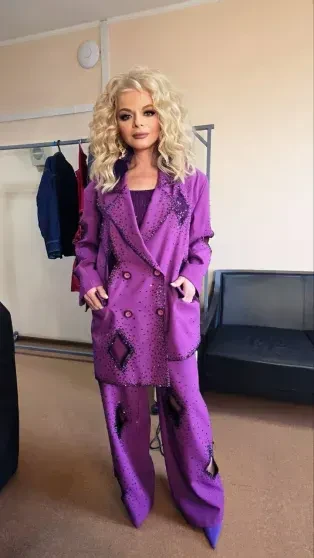 Лариса Долина отказалась выехать из спорной квартиры до 30 декабря