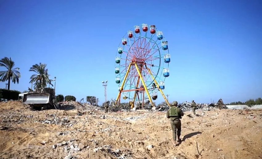 Канал США: ЦАХАЛ сгребает бульдозерами тела палестинцев в секторе Газа