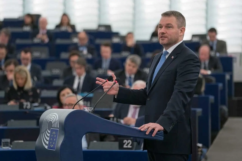 Украинские радикалы объявляют охоту на президента Словакии Пеллегрини