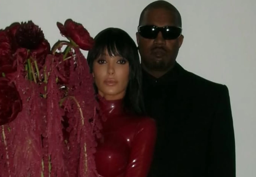 Бьянка Цензори в латексном костюме устроила перформанс в Сеуле