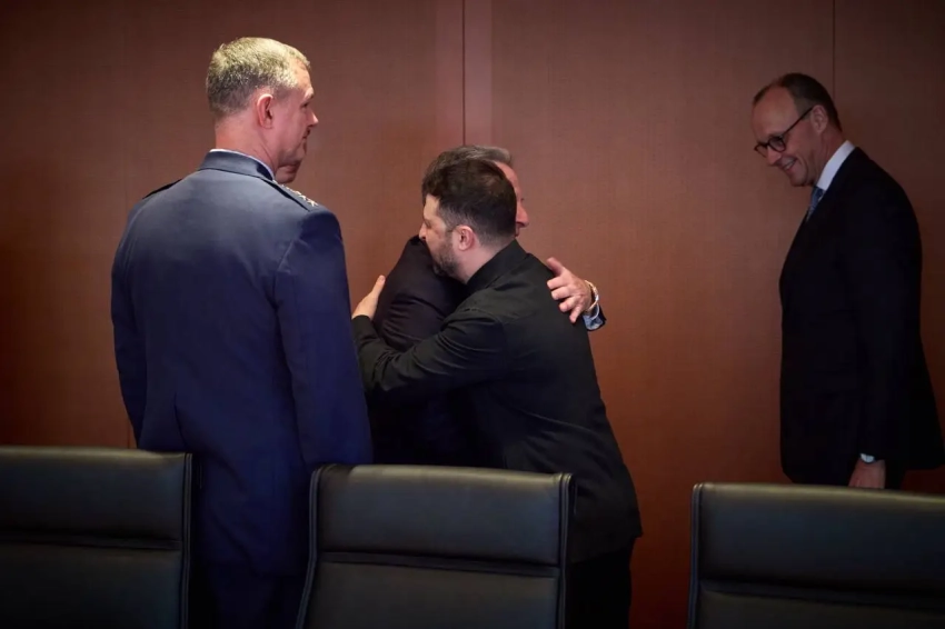 Через генерала Гринкевича Зеленскому рассказали о варианте гарантий безопасности