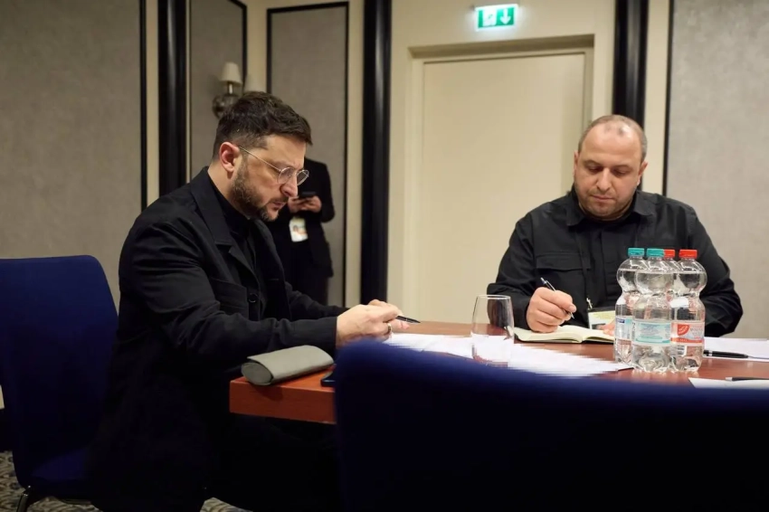 Зеленский снова отказался выводить войска с Донбасса, желая «компромисса»