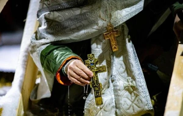 Крещение 19 января 2026: почему в этот день "оживает" вода и что строго запрещено делать