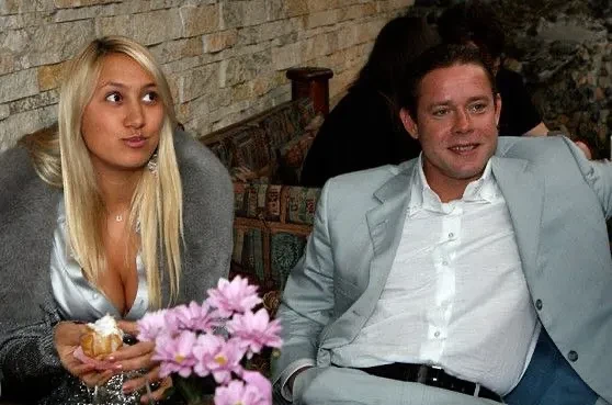 Хоккеист Павел Буре разводится с женой и судится за опеку над детьми