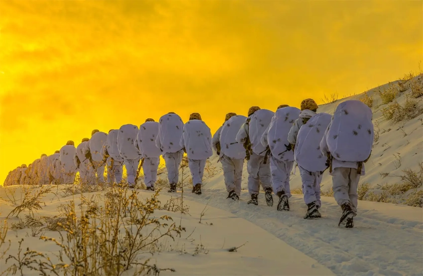 Китайские военные проводят «арктические» тренировки