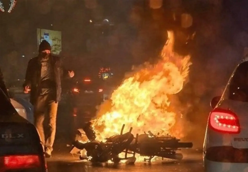 Радикалы выступили за реставрацию монархии в Иране