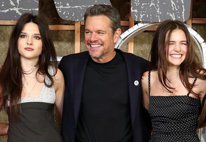 Мэтт Дэймон с тремя дочерьми, Бен Аффлек и Тейяна Тейлор в "голом" платье на премьере в Нью-Йорке