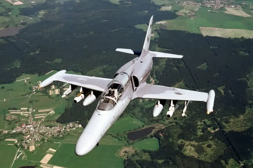 В Киеве скептически оценивают перспективы обещанных чехами Украине самолётов