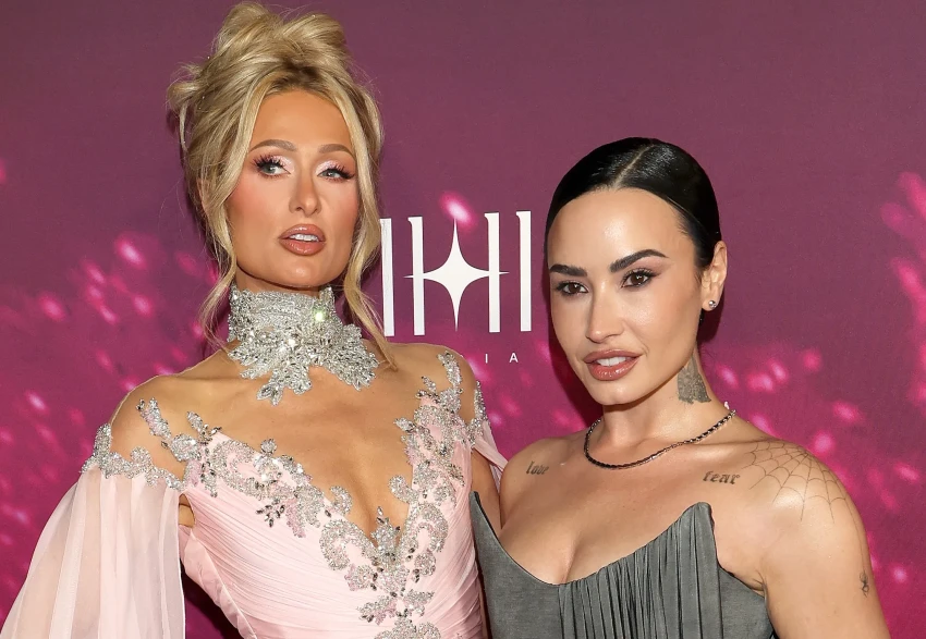 Пэрис Хилтон с семьёй, Хайди Клум, Лиззо, Деми Ловато, Sia и сын Синди Кроуфорд на премьере докфильма о Пэрис Хилтон