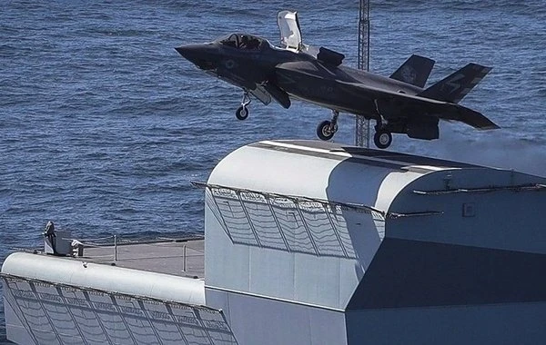 США сбили иранский беспилотник, который приблизился к авианосцу