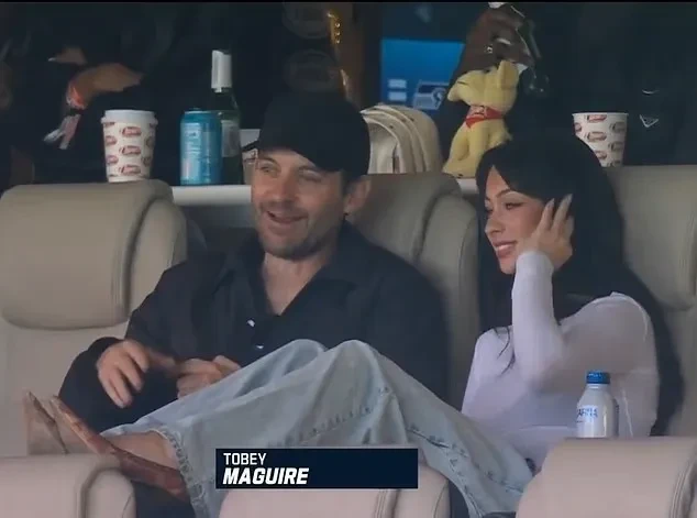 50-летний Тоби Магуайр встречается с 20-летней моделью