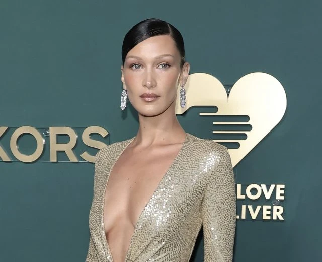 Ниточки снова в моде: почему тонкие брови 90-х стали главным бьюти-трендом 2026 года