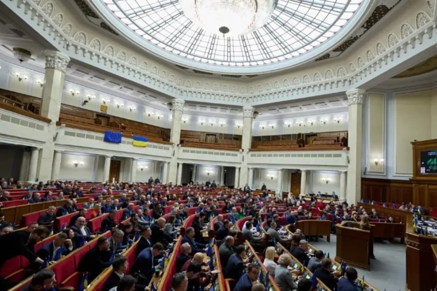 Ежедневная минута молчания станет обязательной для украинцев