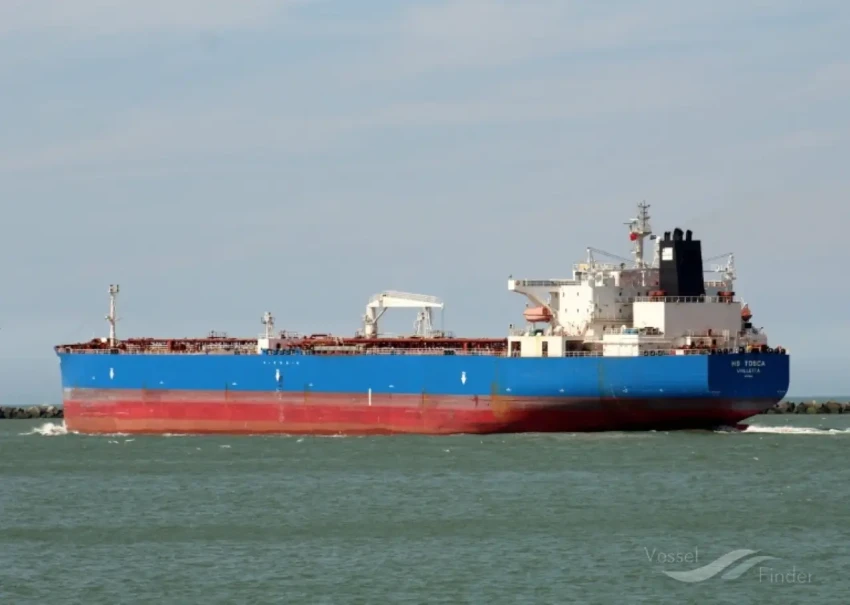 Французские власти отпустили захваченный ранее танкер Grinch